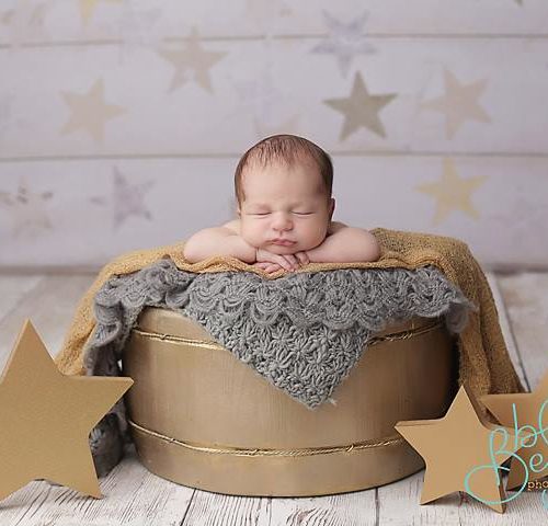 glittering gold trio of stars